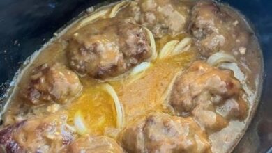 SLOW COOKER SALISBURY STEAK