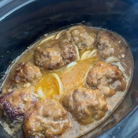 SLOW COOKER SALISBURY STEAK