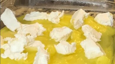 4-Ingredient Lemon Cream Cheese Dump Cake