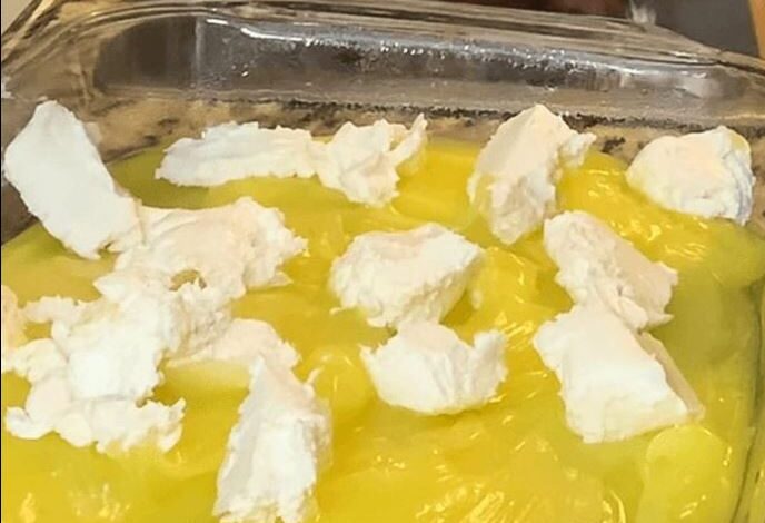 4-Ingredient Lemon Cream Cheese Dump Cake