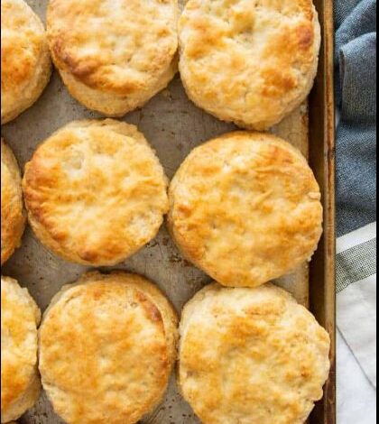 Fluffy and Irresistible: Homemade Buttermilk Biscuits