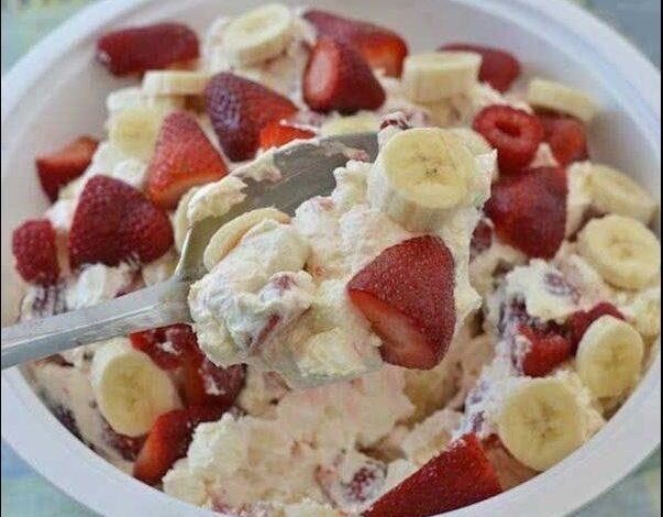 STRAWBERRY BANANA CHEESECAKE SALAD